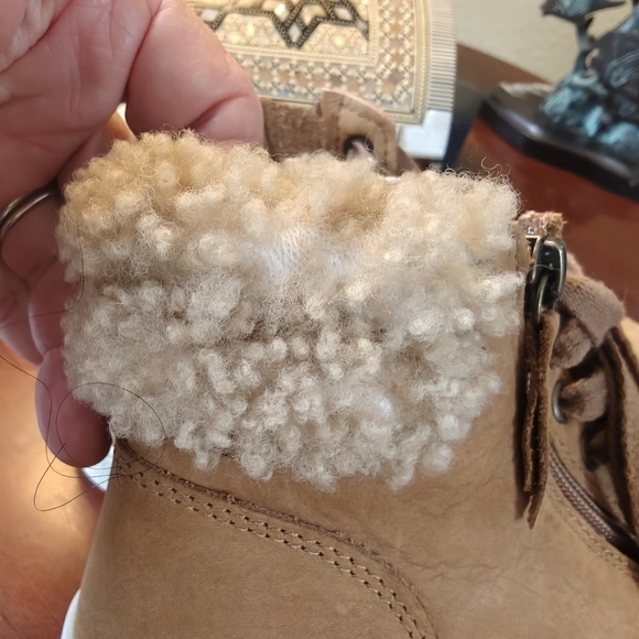 UGG boots nwot - Picture 11 of 14